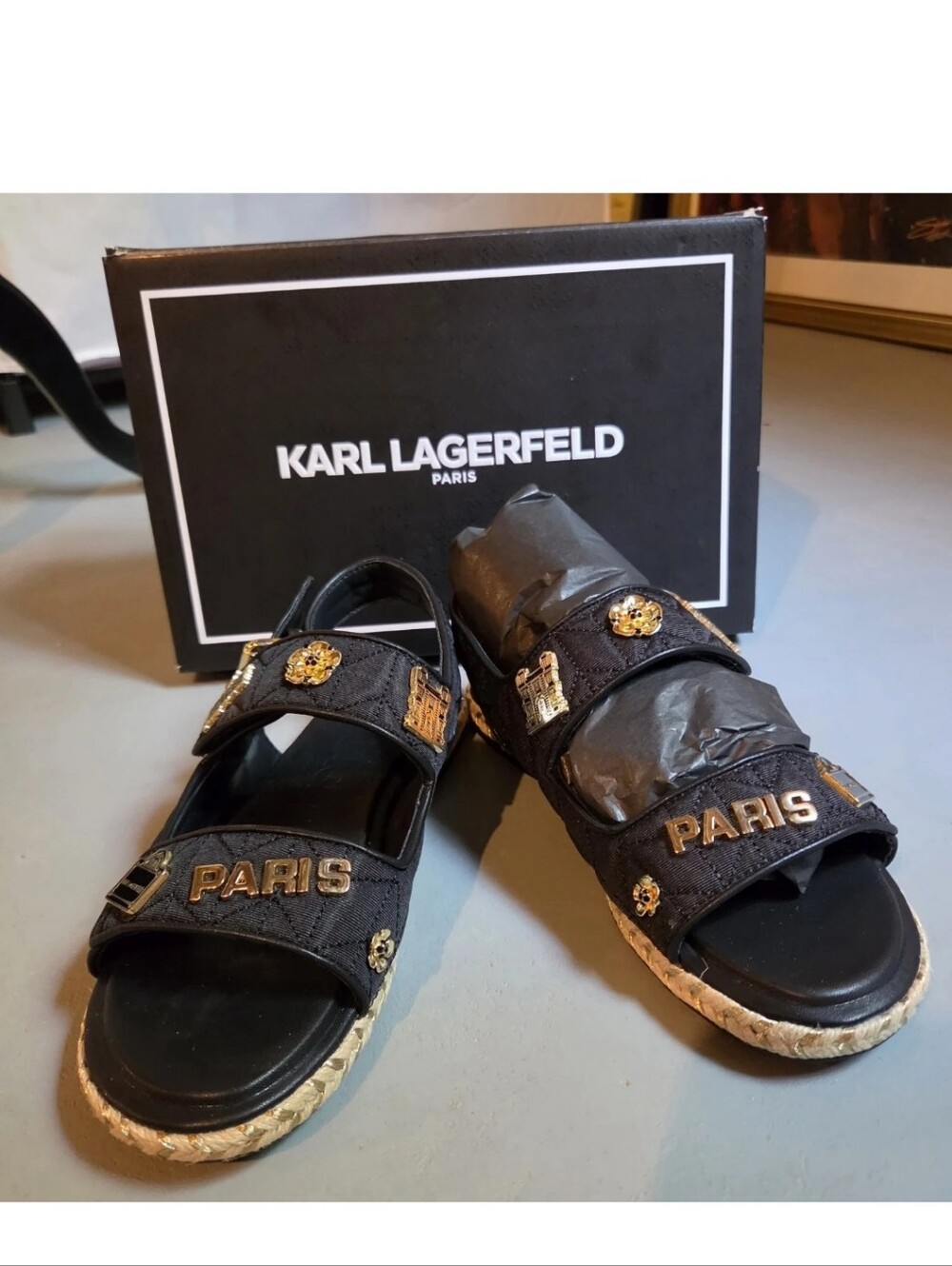KARL LAGERFELD PARIS CHARLAY RUE PINS SANDALS BLACK SIZE US 8.5 EU 39
